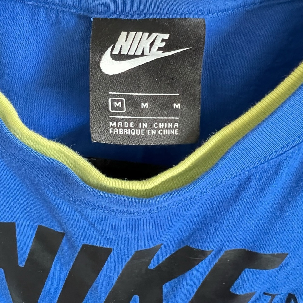 Nike cropped tee with bold yellow and blue graphics nike - Picture 3 of 4